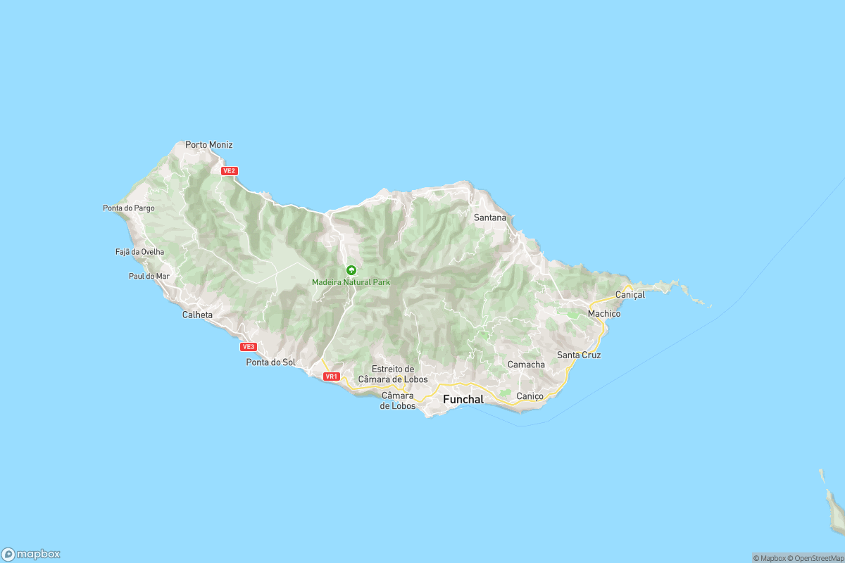 North-up map of Madeira showing the island’s outline and the geographic context of Porto Moniz on the north coast, with Funchal on the south coast.