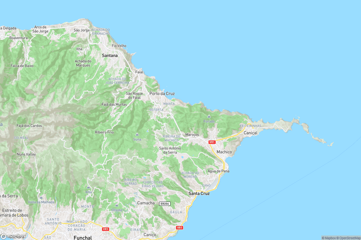 North-up map overview of Madeira’s eastern peninsula and nearby Atlantic coast, with geographic context around Ponta de São Lourenço.